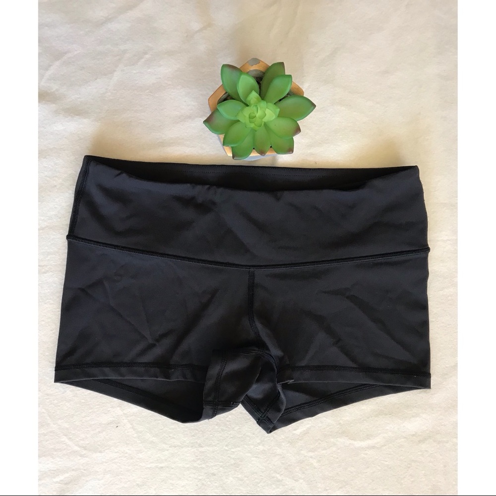 LULULEMON SHORT